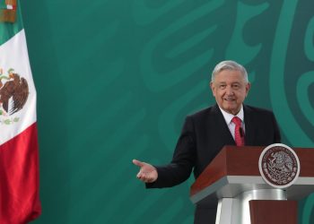 AMLO  reafirma compromiso de consolidar sistema democrático