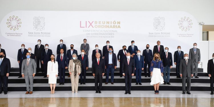 AMLO se reúne con gobernadores