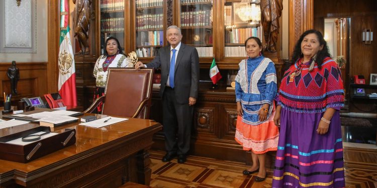 AMLO se reúne con candidatas a presidenta del Conapred