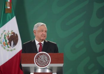 «Ni un paso atrás en desterrar la corrupción»:  AMLO