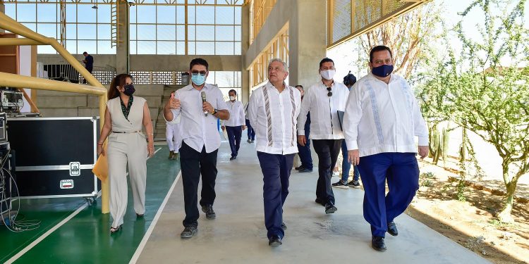 Se entregan obras de mejoramiento urbano en BCS