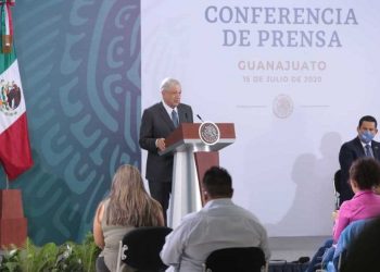 AMLO acuerda con gobernador de Guanajuato trabajar en coordinación para garantizar paz en la entidad