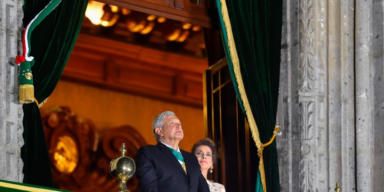 AMLO encabezó el 210 Aniversario de la Independencia del México