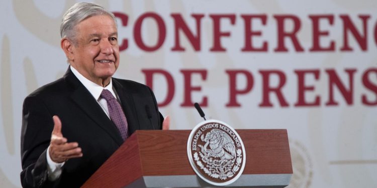AMLO  recomienda a organismos autónomos y partidos políticos actuar con austeridad