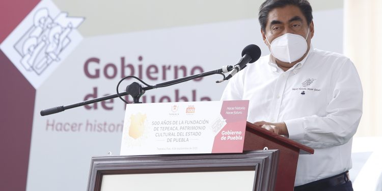 «Con rumbo y coordinación se vencerán las crisis sanitaria y económica»: Miguel Barbosa