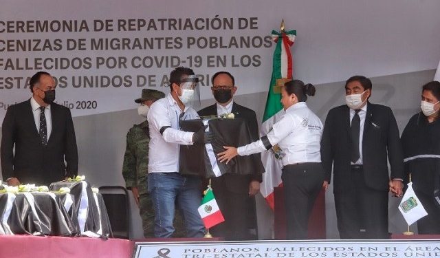 Entrega Gobierno de Puebla, las 72 cenizas de migrantes fallecidos