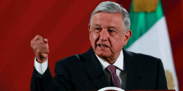 “Seguiremos cumpliendo con nuestro deber y nunca daremos la espalda a los que sufren y nos necesitan”: AMLO.