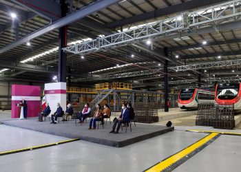 Supervisan avances de construcción del Tren Interurbano México-Toluca