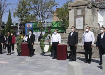 Preside Miguel Barbosa ceremonia luctuosa de Benito Juárez