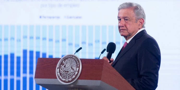 AMLO asegura que redistribuir presupuesto a los estados requiere reforma constitucional