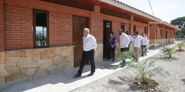 AMLO inaugura universidad en Morelos