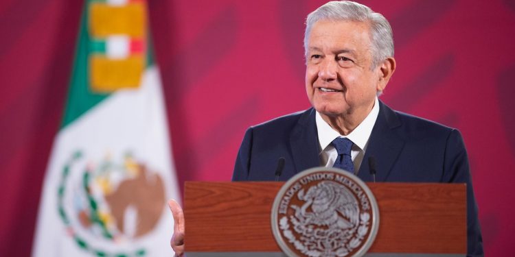 AMLO invita a no debilitar a las Fuerzas Armadas tras la detención de Cienfuegos