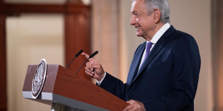 AMLO prevé reforma en materia energética