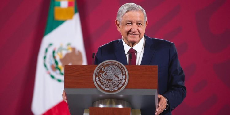 Tras la renuncia de Durazo a la SSPC, AMLO propone a Rosa Icela Rodríguez