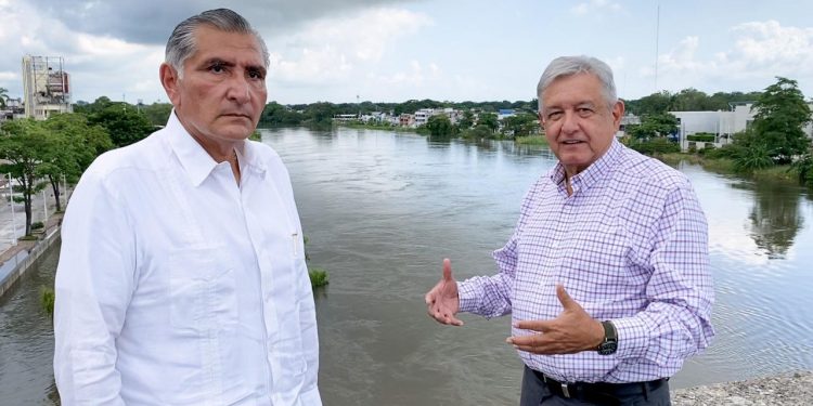 AMLO asegura recursos para apoyar a los damnificados en Tabasco