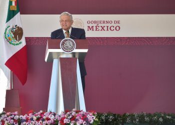 AMLO destaca apoyo del personal de sanidad naval durante la pandemia