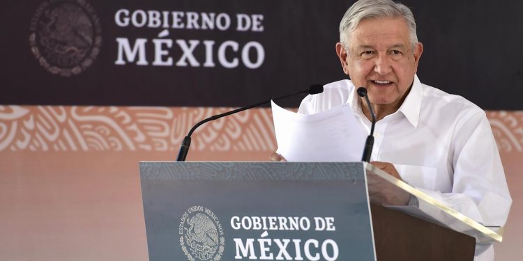 AMLO destaca la entrega de apoyos sociales en Nayarit