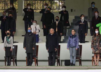 AMLO entrega estímulos económicos a deportistas