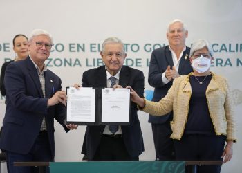 Gobierno de México firma decreto para extender estímulos fiscales en la frontera