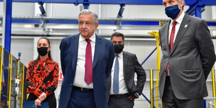 AMLO destaca el esfuerzo con la iniciativa privada