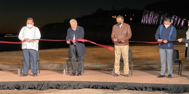 AMLO afirma que con austeridad se impulsan obras de infraestructura