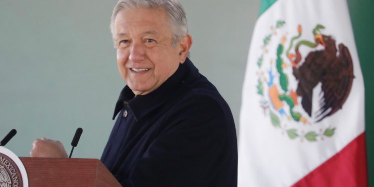 AMLO aseguró que el incremento al salario mínimo ayuda a recuperar poder adquisitivo en México