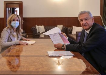 Gobernadora de Sonora se reúne con López Obrador
