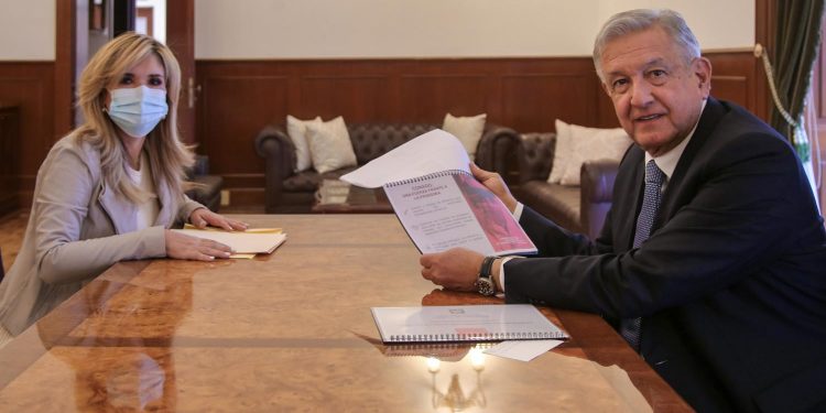 Gobernadora de Sonora se reúne con López Obrador