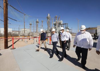 Gobierno de México anuncia plan de modernización de plantas eléctricas