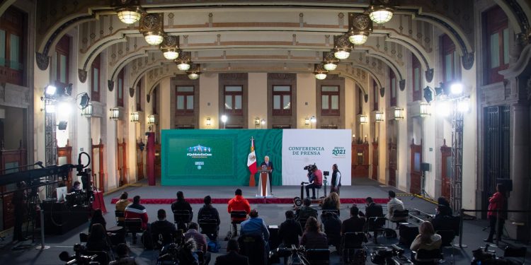 Gobierno de México asegura que hay recursos suficientes para adquirir vacunas