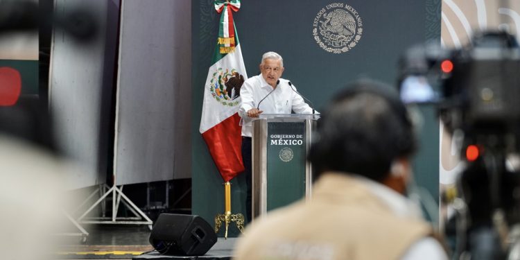AMLO evalúa avances de los Programas Integrales de Bienestar en Chihuahua
