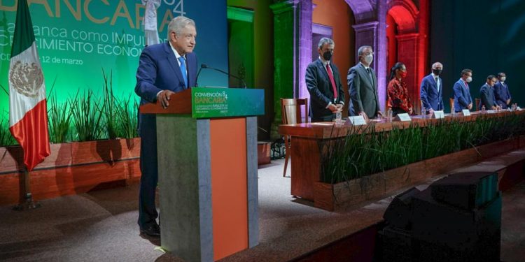 AMLO se reúne con  empresarios y banqueros para consolidar la estrategia de la recuperación económica