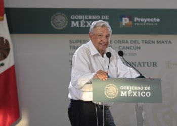 AMLO supervisa obras del tramo 4 del Tren Maya