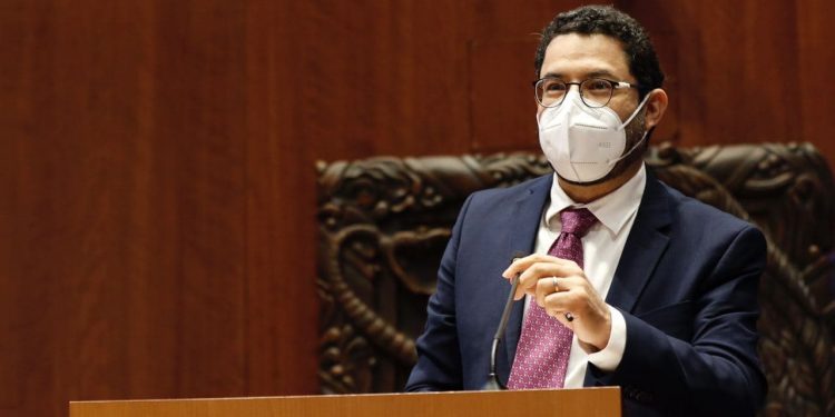 Absurda, resolución contra reforma a Ley de la Industria Eléctrica: Martí Batres