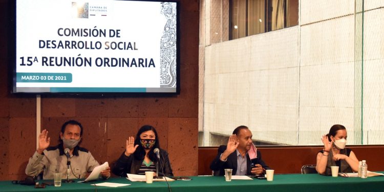 Analizan iniciativa para expedir la Ley General del Derecho a la alimentación adecuada