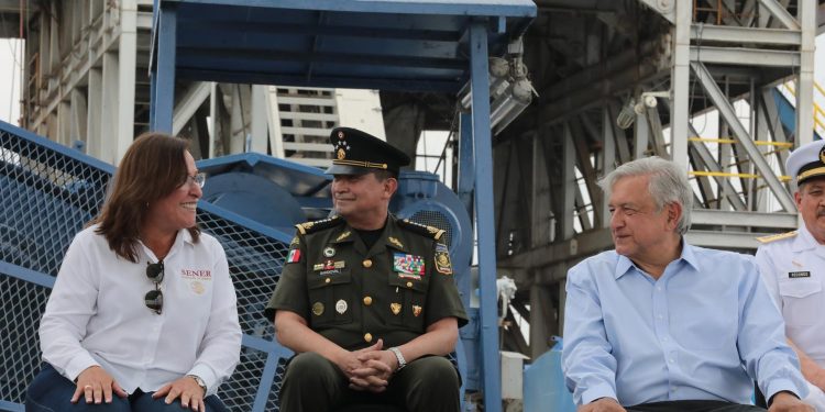 Destacan acciones para rescatar industria de hidrocarburos