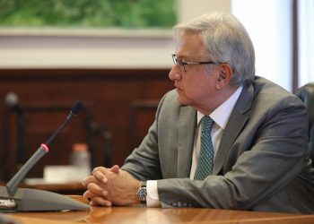 En mes y medio, todos los adultos mayores estarán vacunados contra COVID-19