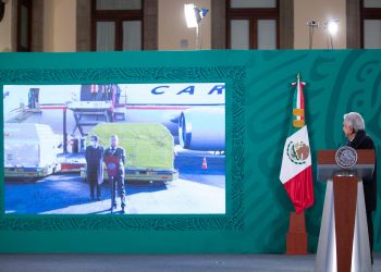 Llegan México más de 600 mil dosis de vacunas Pfizer