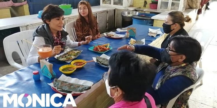 Mónica Silva se reúnes con mujeres líderes en El Carmen