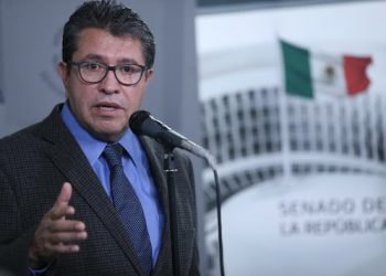 Necesario regular el caos en redes sociales, sostiene Ricardo Monreal