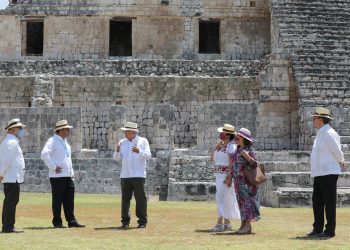 Presidentes de México y Bolivia visitan Edzná en Campeche
