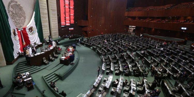 Proponen cárcel a quien venda, compre o altere resultados COVID-19