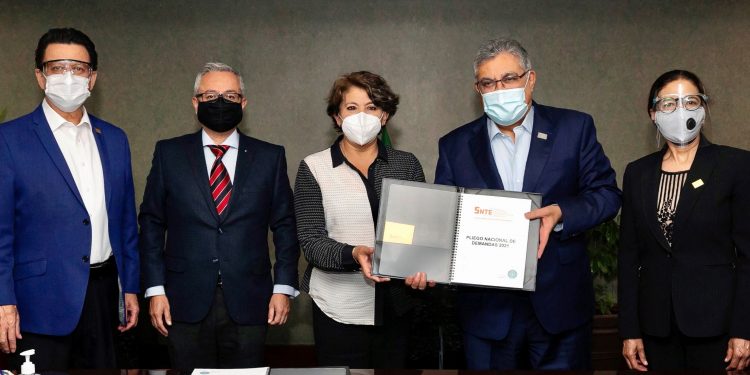 Recibe SEP el Pliego Nacional de Demandas 2021 del Sindicato Nacional de Trabajadores de la Educación