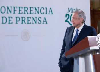 Vacunas contra COVID-19 son gratuitas y se aplican en centros de vacunación oficiales