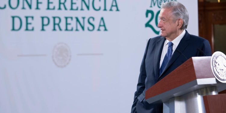 Vacunas contra COVID-19 son gratuitas y se aplican en centros de vacunación oficiales