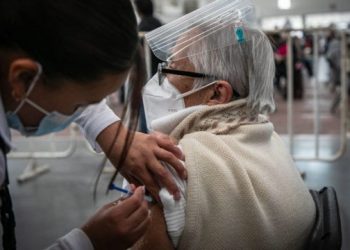 Vacunas que  llegaron a México son para personas adultas mayores de todo el país