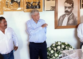 AMLO  recuerda a Emiliano Zapata en su 102 aniversario luctuoso