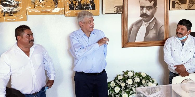 AMLO  recuerda a Emiliano Zapata en su 102 aniversario luctuoso