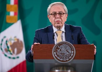 Alistan vacunación a personal educativo en estados con menor riesgo epidémico