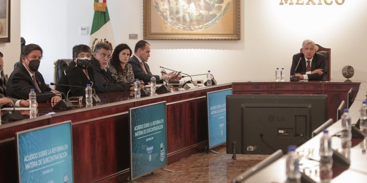 Gobierno de México anuncia acuerdo con sectores sindical y empresarial sobre subcontratación